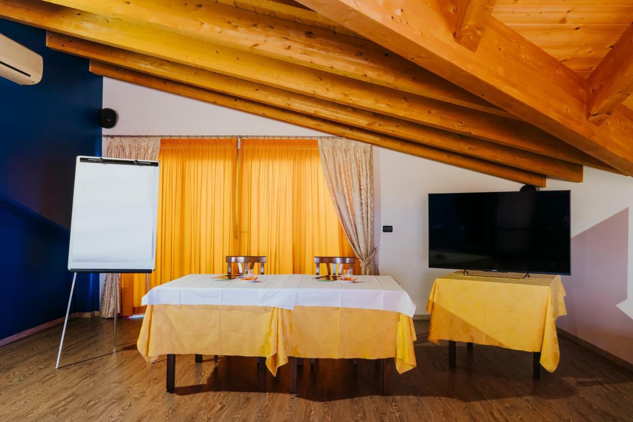 Hotel D'Atri Montesilvano Marina Esterno foto